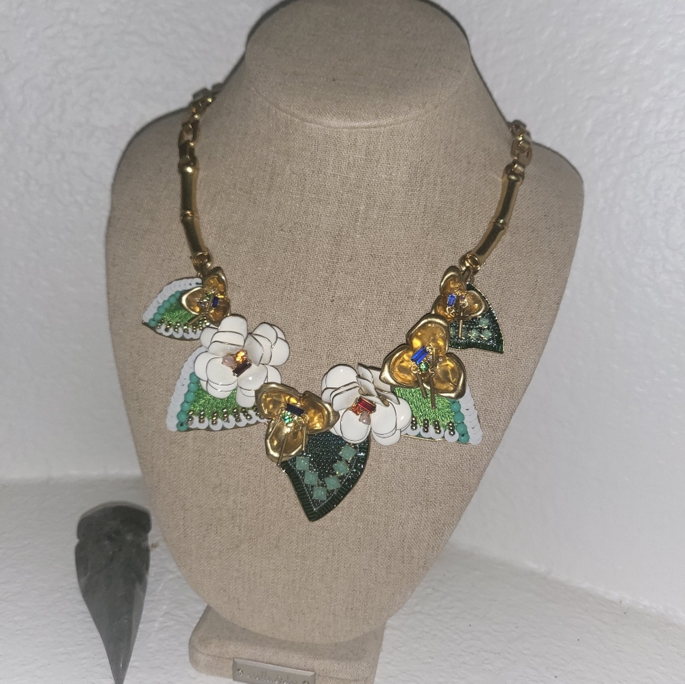 Stella and Dot Camelia Necklace